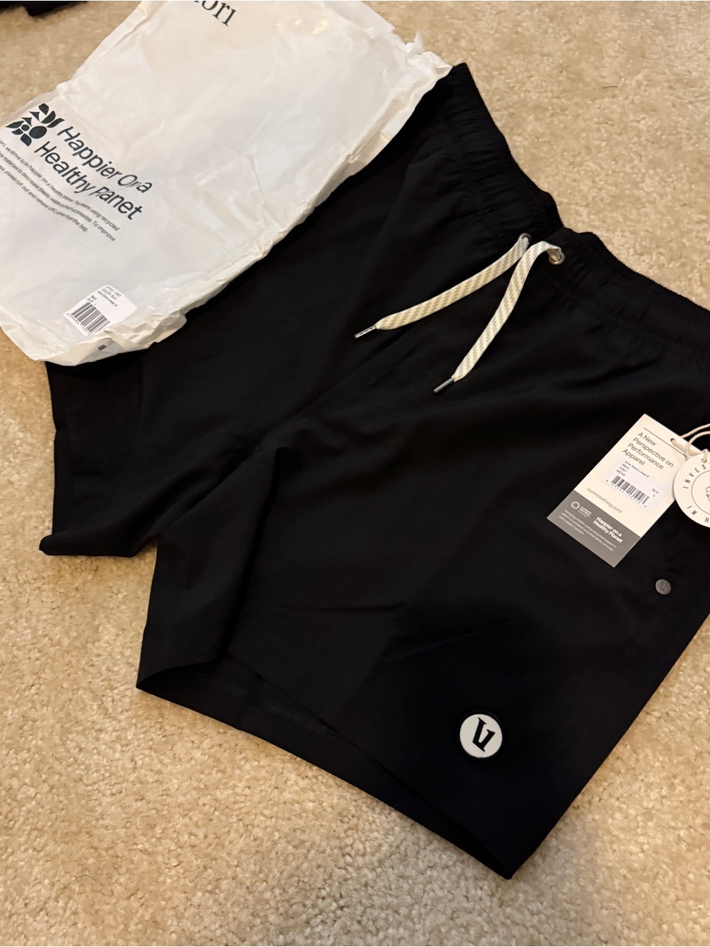 Vuori men shorts Kore Short 5” lined size L new with tag!